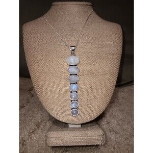 4" Moonstone Pendant Necklace Graduated Stones Silver Tone